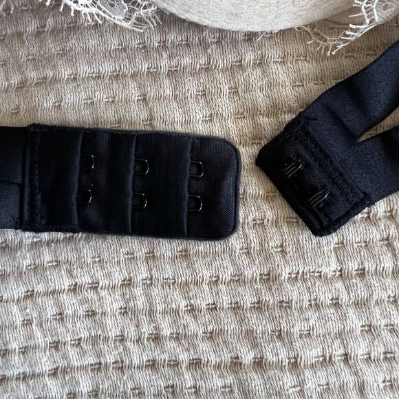 Victoria’s Secret VERY SEXY Lace Swarovski Crystal Bra Size 32B Push Up Beige - Picture 11 of 12